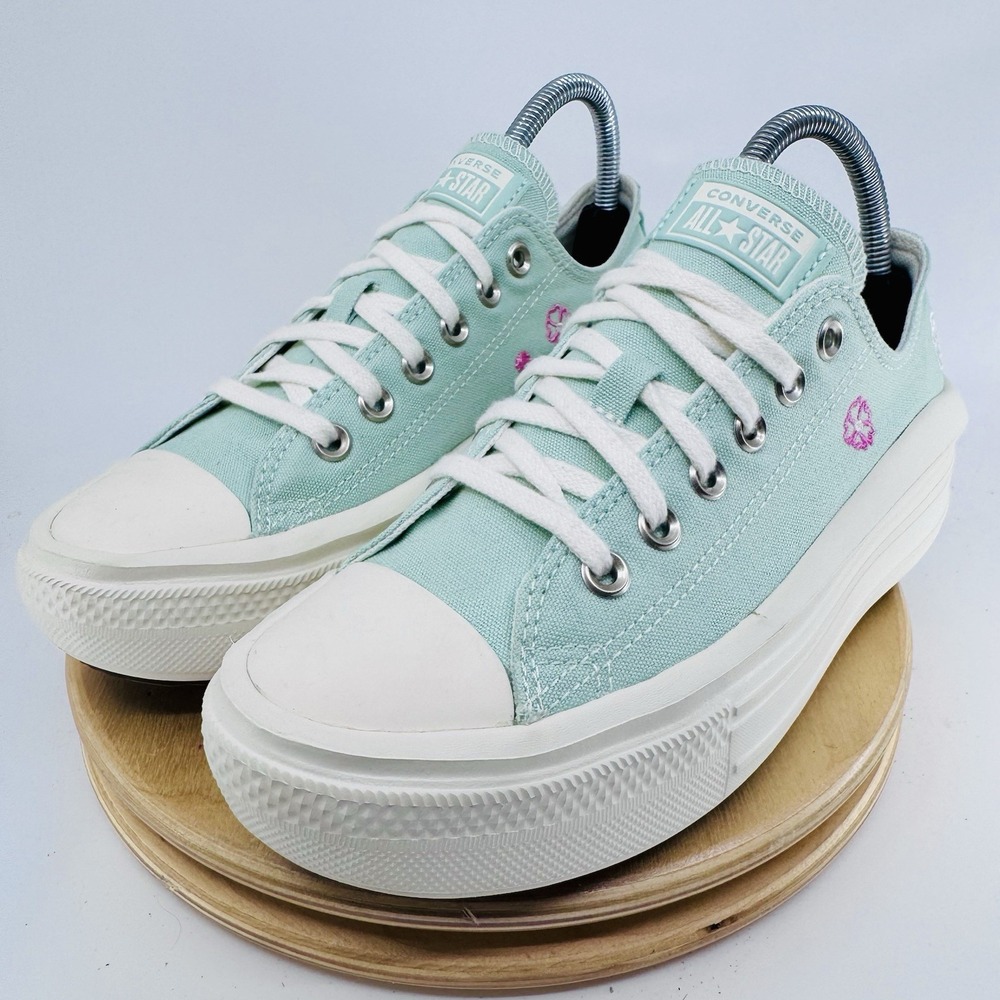Converse Move Lift Platform Low Womens 7.5 embroidered Mint aloe Sneakers